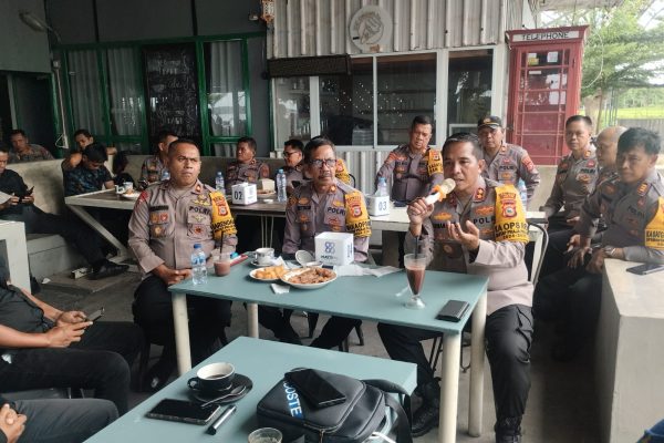 Kapolres Parepare Pererat Silaturahmi dengan Jurnalis Demi Kondusivitas Pilkada Kapolres Parepare, AKBP Arman Muis