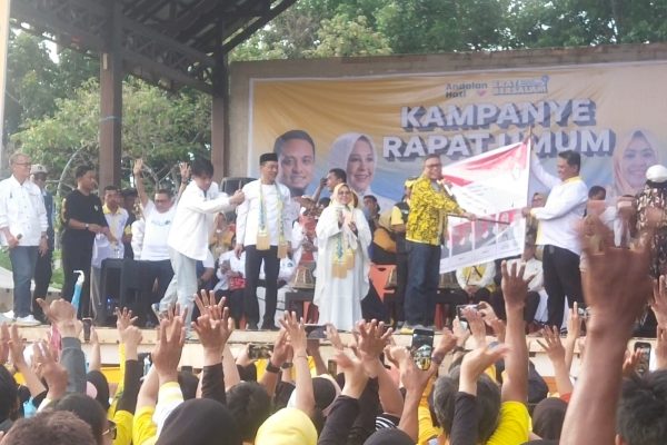 Erna Rasyid Taufan dan Rahmat Sjamsu Alam