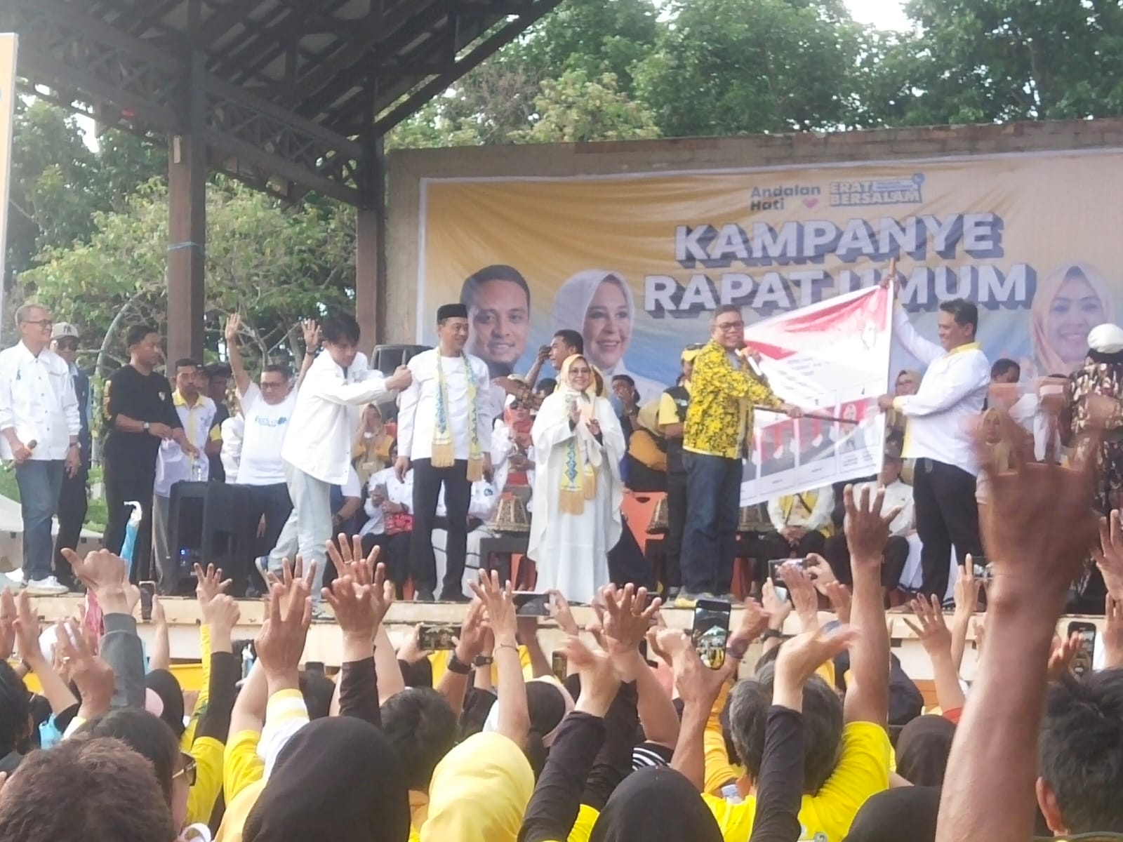 Erna Rasyid Taufan dan Rahmat Sjamsu Alam