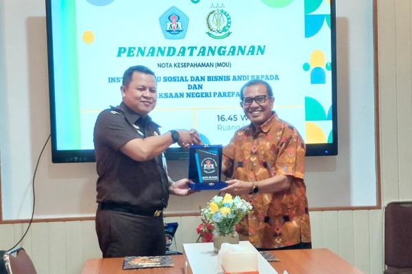Institut Andi Sapada Teken MoU dengan Kejari Parepare Terkait Bidang Hukum dan Pendidikan